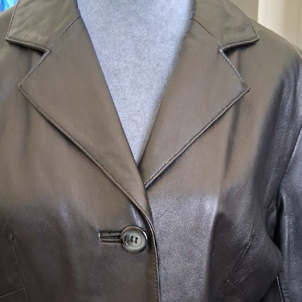 Wilson Dark Leather Blazer Jacket. Measure Under Arm 18 Inch. Shoulder 16 Across - Picture 2 of 8